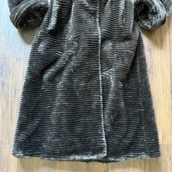Norm Thompson Faux Fur Hooded Long Coat Brown Small Made in USA - Picture 3 of 13
